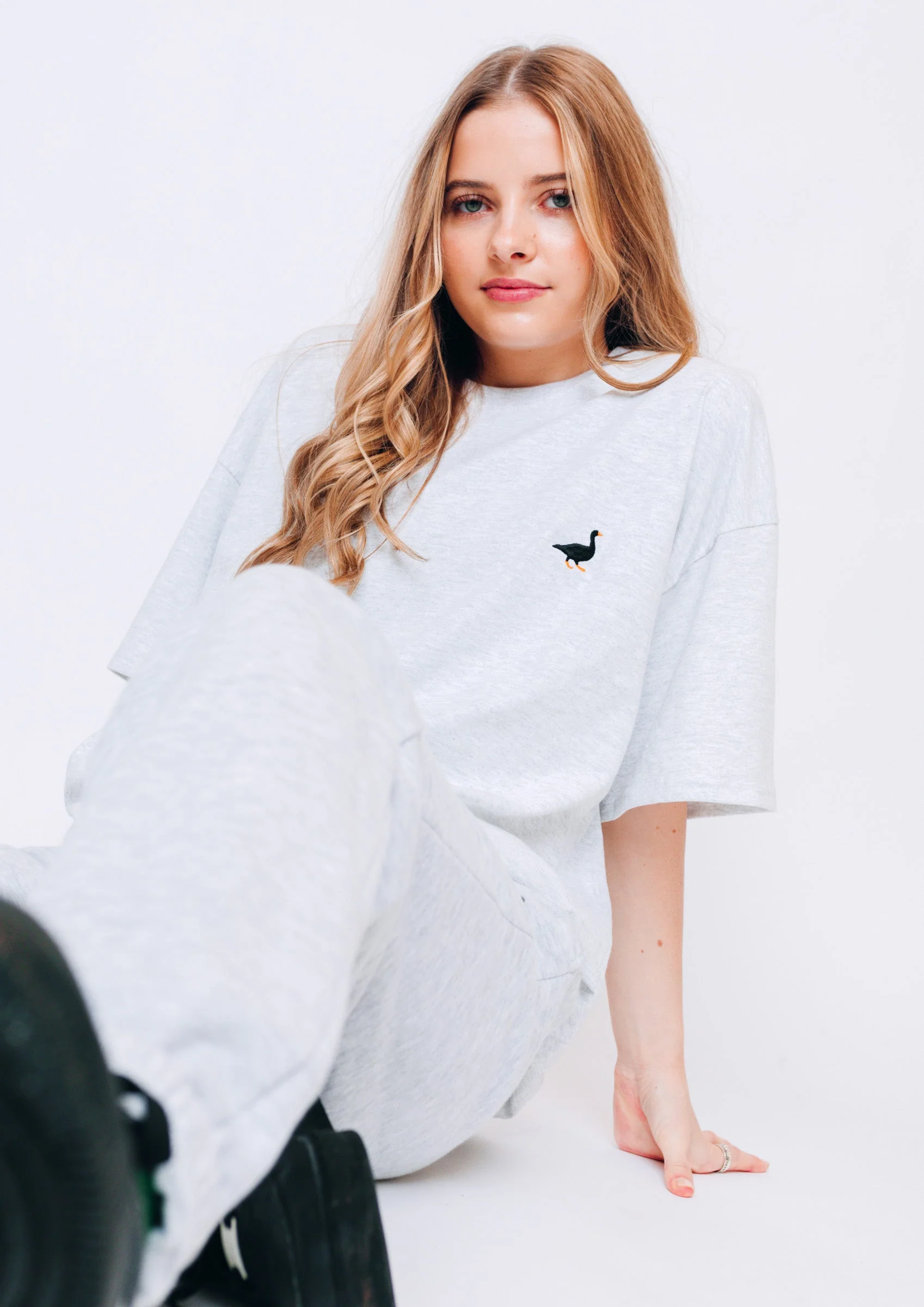 Goose Tee - Ash Grey - Image 9